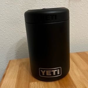 Yeti 12 oz black can colster